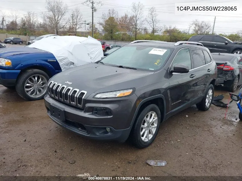 2016 Jeep Cherokee Latitude VIN: 1C4PJMCS5GW228065 Lot: 40878831