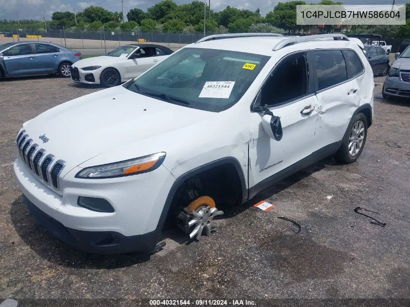 2017 Jeep Cherokee Latitude VIN: 1C4PJLCB7HW586604 Lot: 40321544