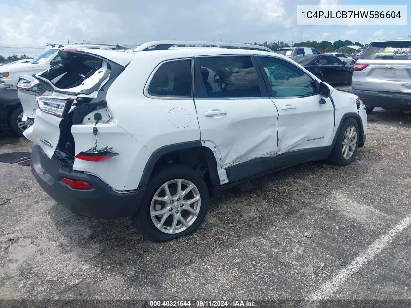 2017 Jeep Cherokee Latitude VIN: 1C4PJLCB7HW586604 Lot: 40321544