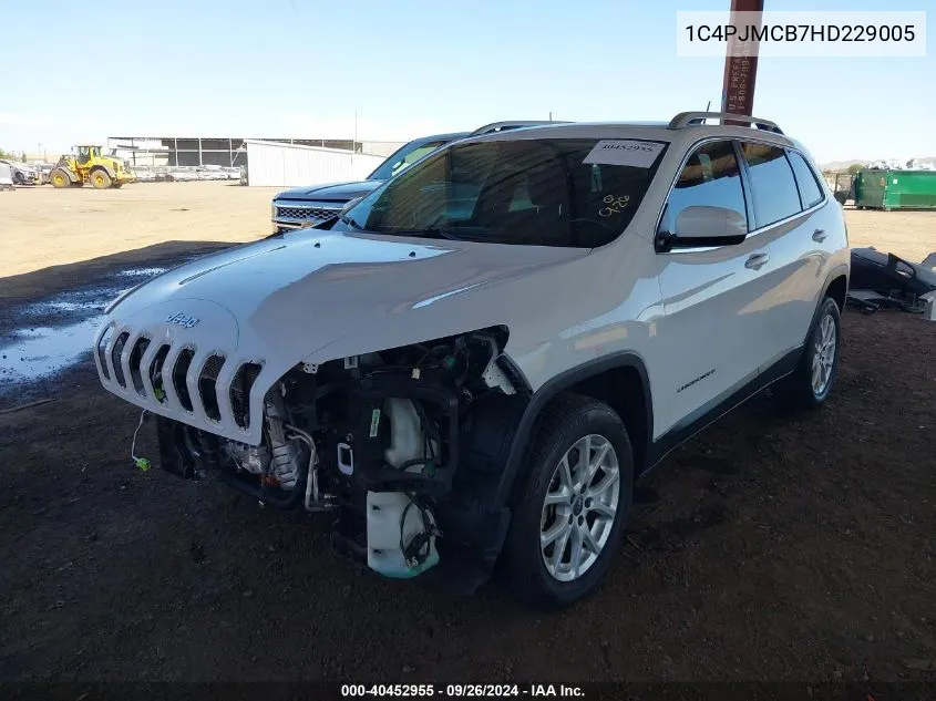 2017 Jeep Cherokee Latitude 4X4 VIN: 1C4PJMCB7HD229005 Lot: 40452955