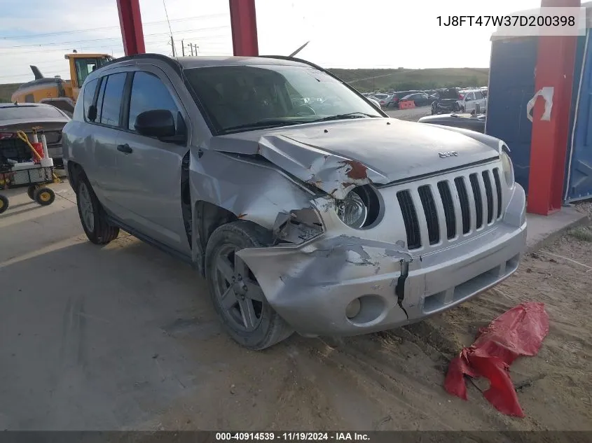 2007 Jeep Compass Sport VIN: 1J8FT47W37D200398 Lot: 40914539