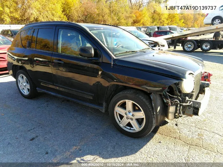 2009 Jeep Compass Sport VIN: 1J8FT47A19D139737 Lot: 40620010