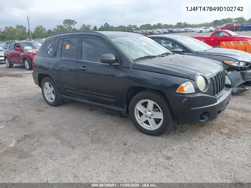 2009 Jeep Compass Sport VIN: 1J4FT47B49D102742 Lot: 40785081