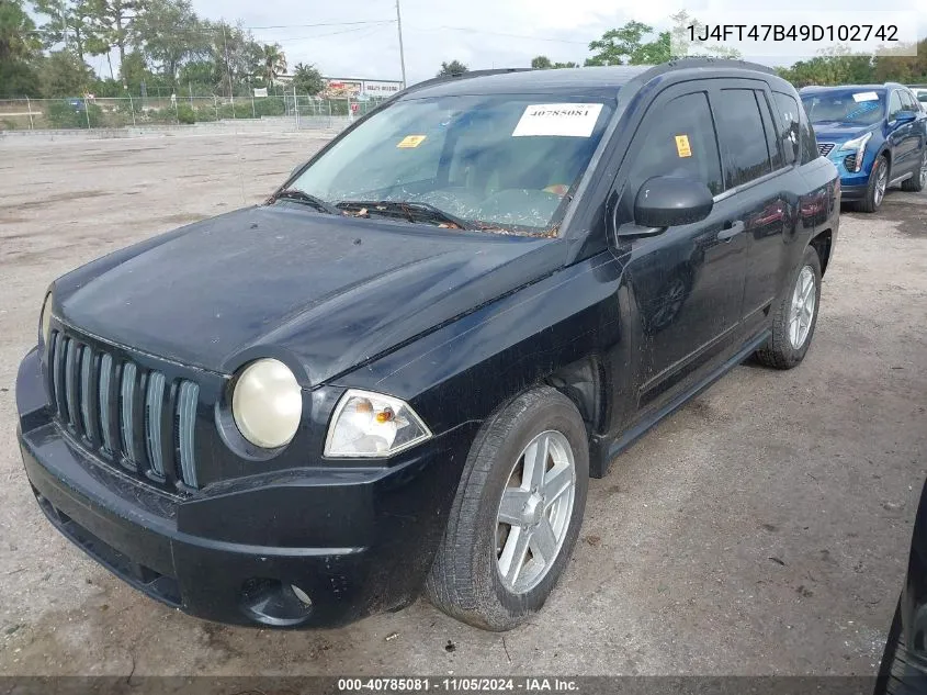 2009 Jeep Compass Sport VIN: 1J4FT47B49D102742 Lot: 40785081