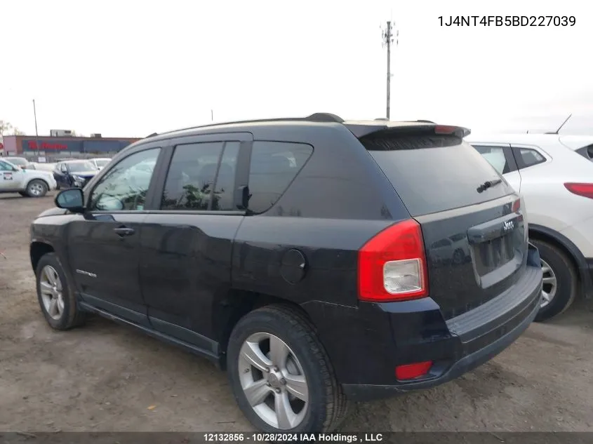 2011 Jeep Compass VIN: 1J4NT4FB5BD227039 Lot: 12132856