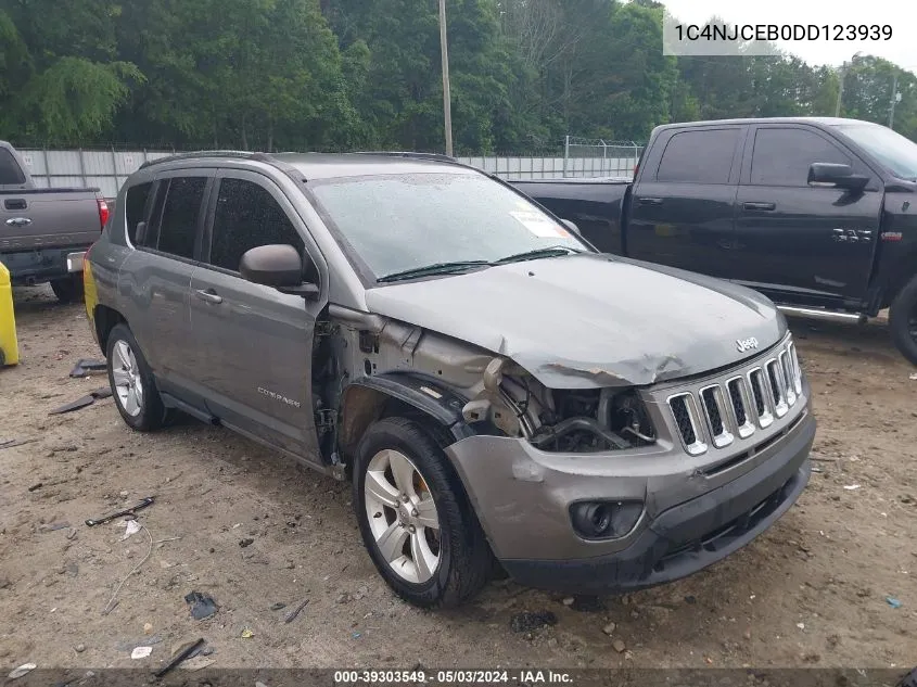 2013 Jeep Compass Latitude VIN: 1C4NJCEB0DD123939 Lot: 39303549