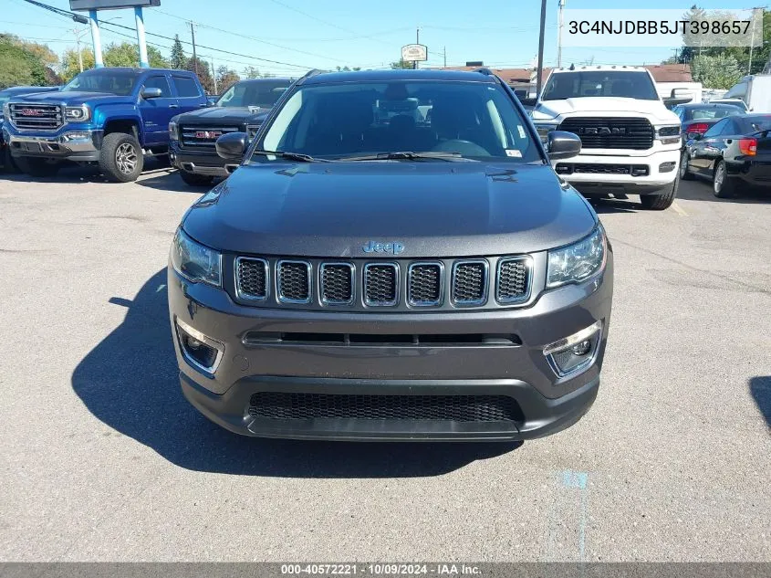 2018 Jeep Compass Latitude 4X4 VIN: 3C4NJDBB5JT398657 Lot: 40572221