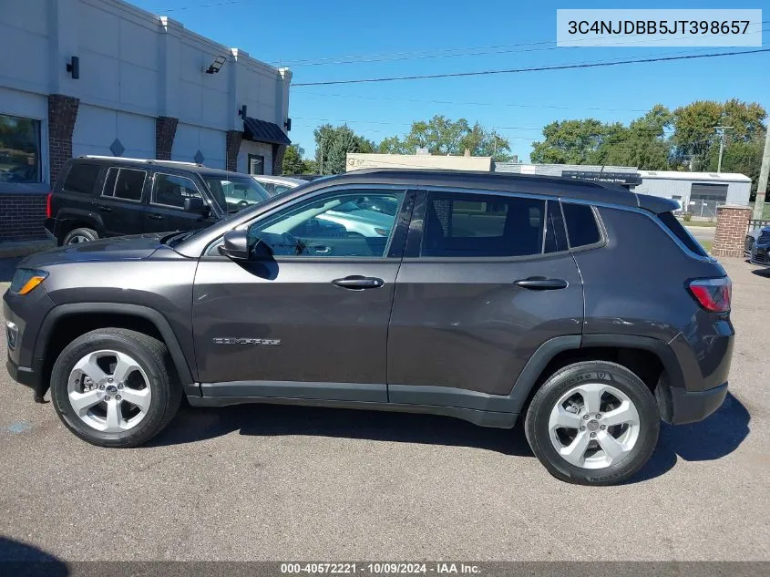 2018 Jeep Compass Latitude 4X4 VIN: 3C4NJDBB5JT398657 Lot: 40572221