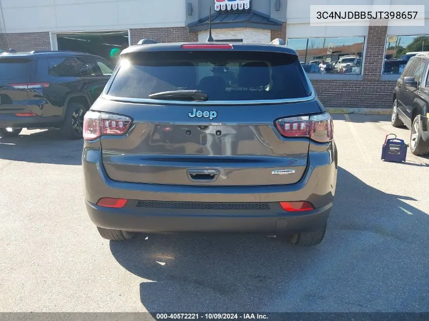 3C4NJDBB5JT398657 2018 Jeep Compass Latitude 4X4