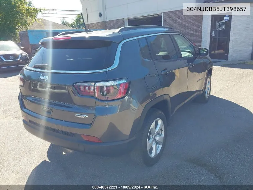 3C4NJDBB5JT398657 2018 Jeep Compass Latitude 4X4