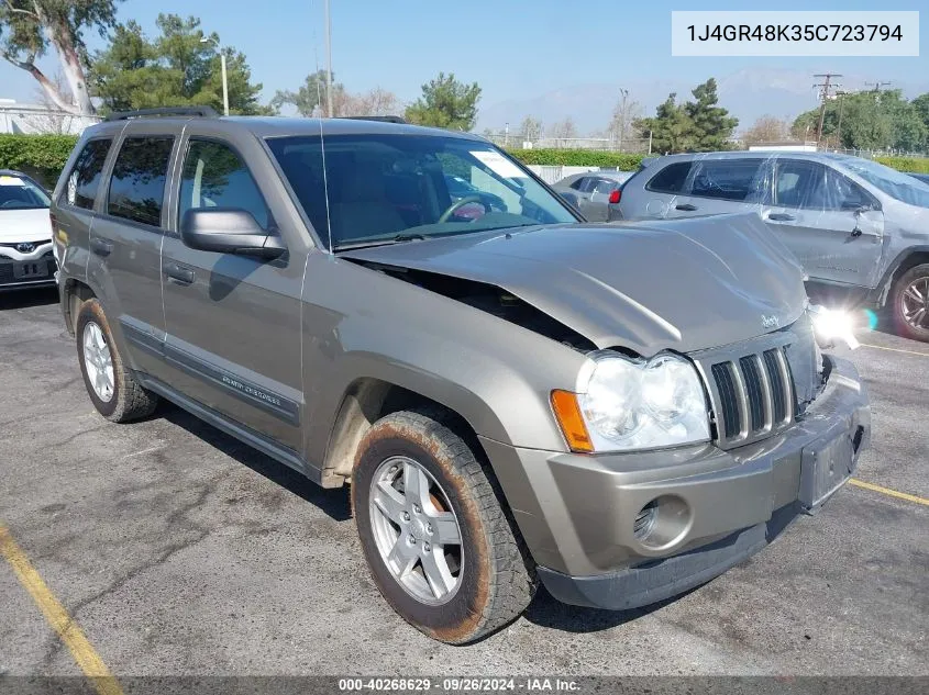 2005 Jeep Grand Cherokee Laredo VIN: 1J4GR48K35C723794 Lot: 40268629