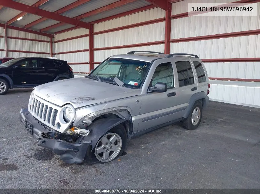 2005 Jeep Liberty Sport VIN: 1J4GL48K95W696942 Lot: 40498770