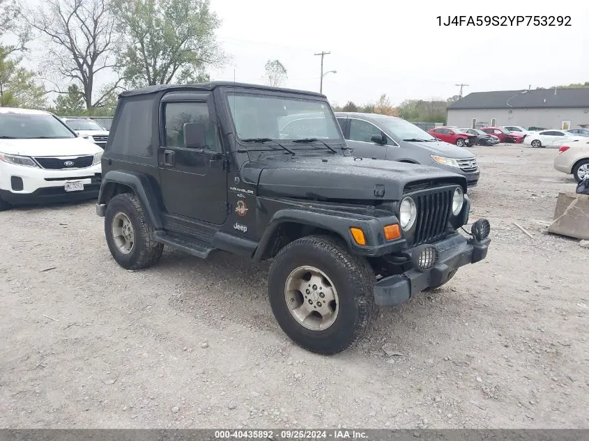 2000 Jeep Wrangler Sahara VIN: 1J4FA59S2YP753292 Lot: 40435892