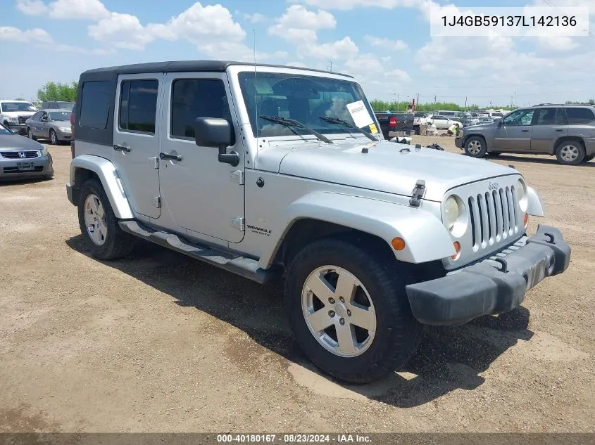 2007 Jeep Wrangler Unlimited Sahara VIN: 1J4GB59137L142136 Lot: 40180167