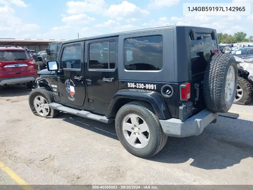 2007 Jeep Wrangler Unlimited Sahara VIN: 1J4GB59197L142965 Lot: 40385083