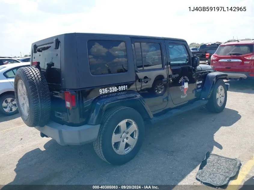 2007 Jeep Wrangler Unlimited Sahara VIN: 1J4GB59197L142965 Lot: 40385083