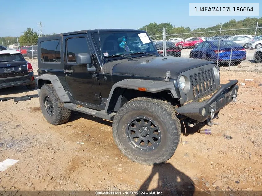 2007 Jeep Wrangler X VIN: 1J4FA24107L186664 Lot: 40511611