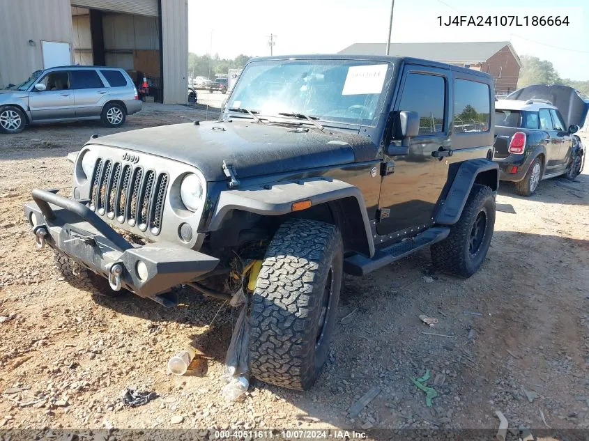 2007 Jeep Wrangler X VIN: 1J4FA24107L186664 Lot: 40511611