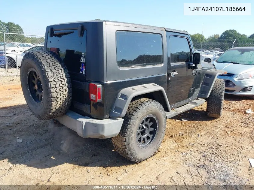 2007 Jeep Wrangler X VIN: 1J4FA24107L186664 Lot: 40511611