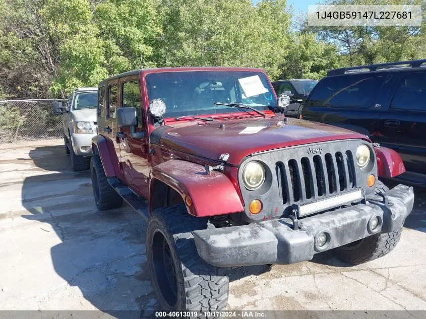 2007 Jeep Wrangler Unlimited Sahara VIN: 1J4GB59147L227681 Lot: 40613019