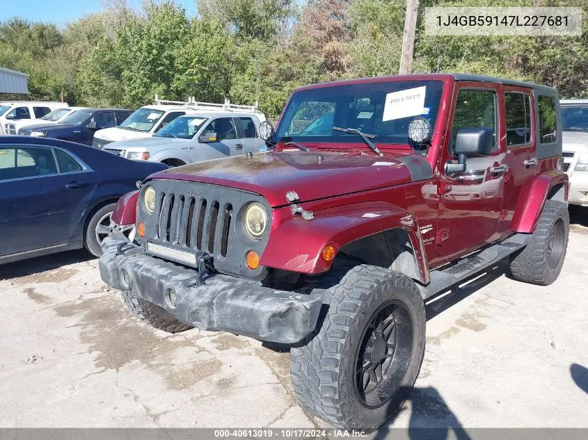 2007 Jeep Wrangler Unlimited Sahara VIN: 1J4GB59147L227681 Lot: 40613019