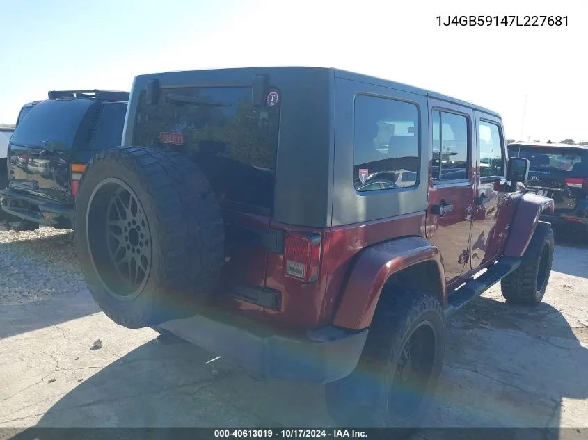 2007 Jeep Wrangler Unlimited Sahara VIN: 1J4GB59147L227681 Lot: 40613019