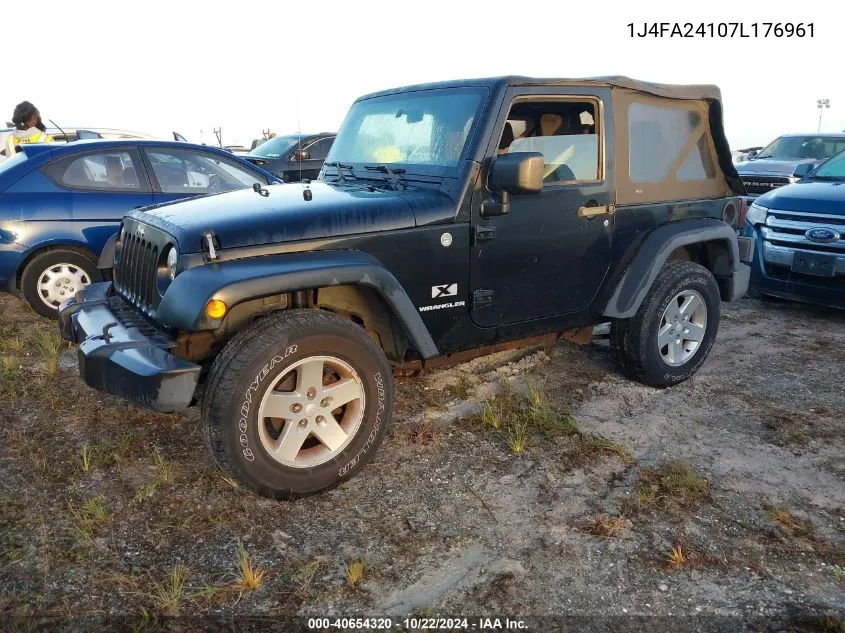 2007 Jeep Wrangler X VIN: 1J4FA24107L176961 Lot: 40654320