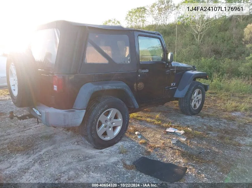 2007 Jeep Wrangler X VIN: 1J4FA24107L176961 Lot: 40654320