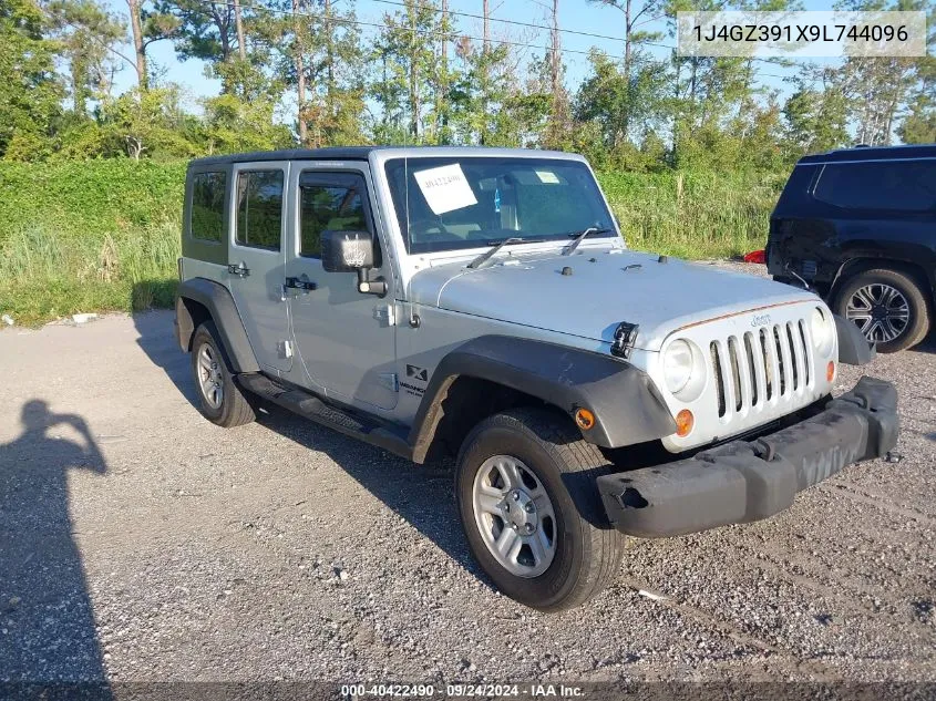 2009 Jeep Wrangler Unlimited X Rhd VIN: 1J4GZ391X9L744096 Lot: 40422490