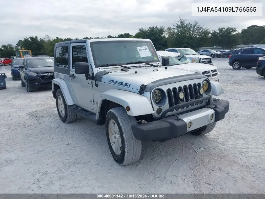 2009 Jeep Wrangler Sahara VIN: 1J4FA54109L766565 Lot: 40601142