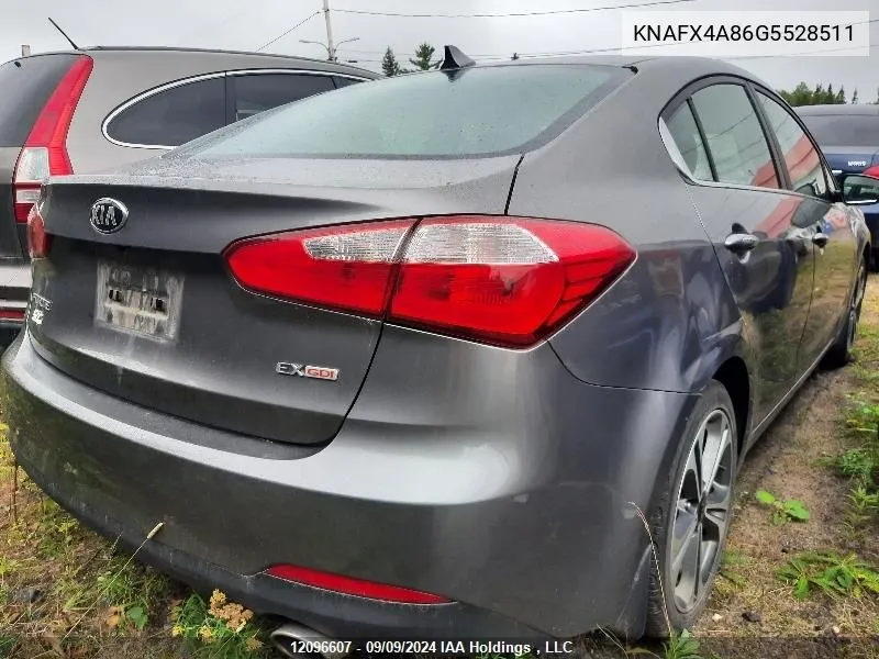 KNAFX4A86G5528511 2016 Kia Forte Ex