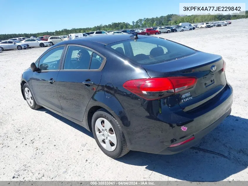 3KPFK4A77JE229842 2018 Kia Forte Lx