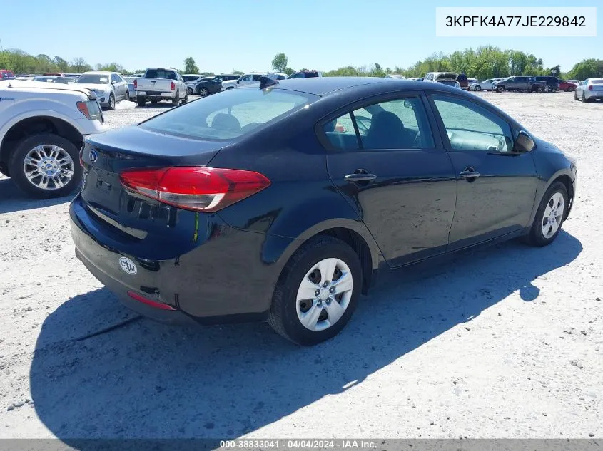 3KPFK4A77JE229842 2018 Kia Forte Lx