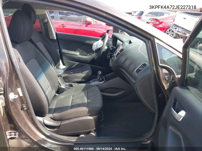 3KPFK4A72JE227318 2018 Kia Forte Lx