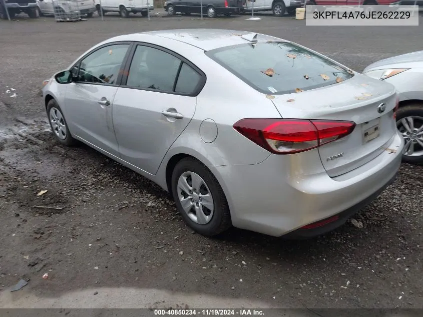 2018 Kia Forte Lx VIN: 3KPFL4A76JE262229 Lot: 40850234