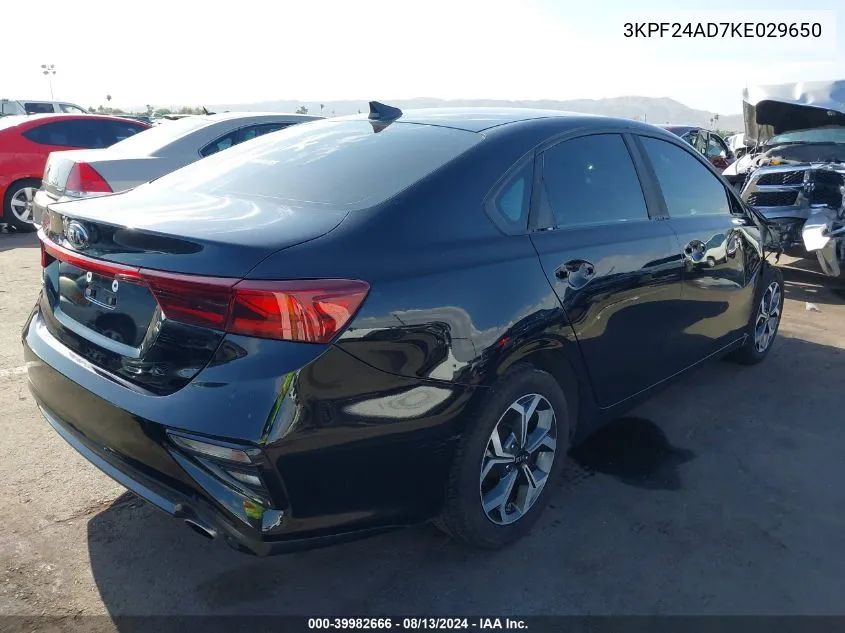 3KPF24AD7KE029650 2019 Kia Forte Lxs