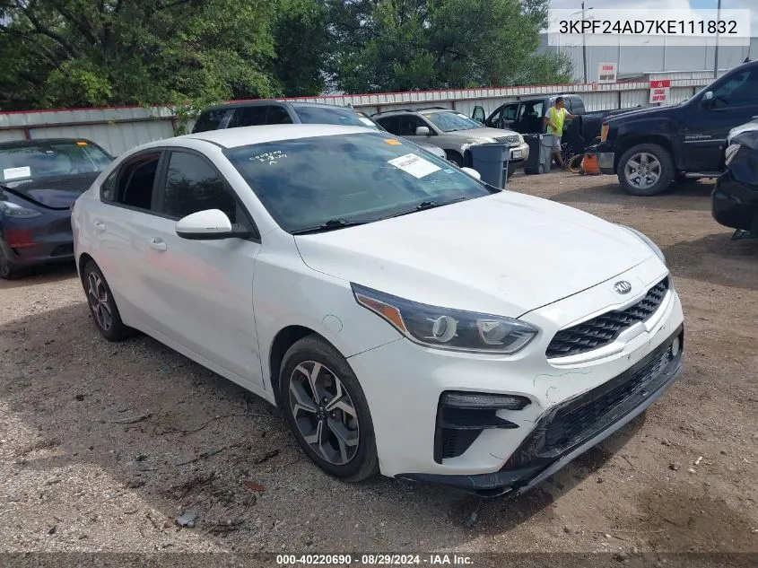 3KPF24AD7KE111832 2019 Kia Forte Lxs