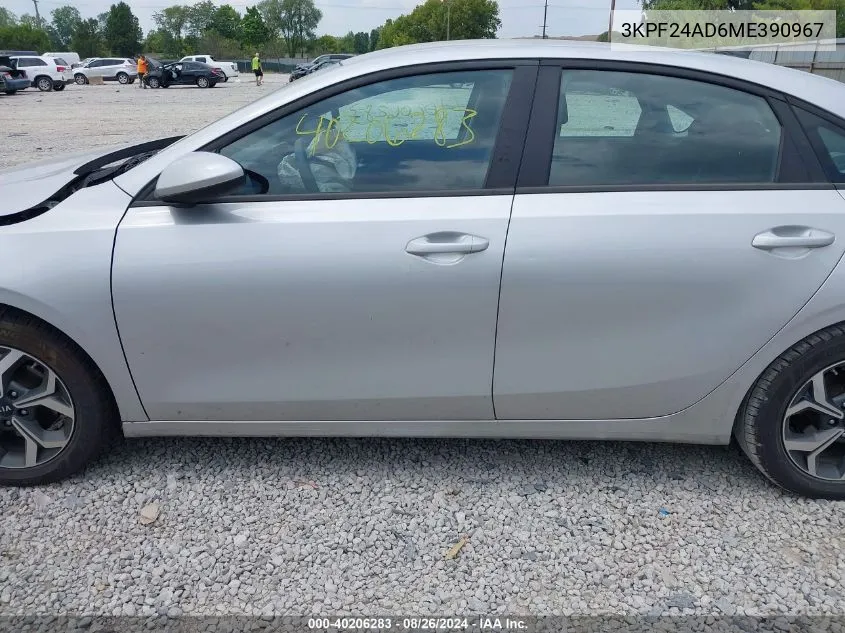 2021 Kia Forte Lxs VIN: 3KPF24AD6ME390967 Lot: 40206283