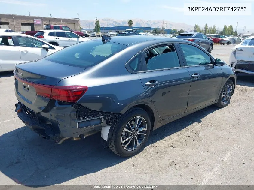 2024 Kia Forte Lxs VIN: 3KPF24AD7RE742753 Lot: 39940392