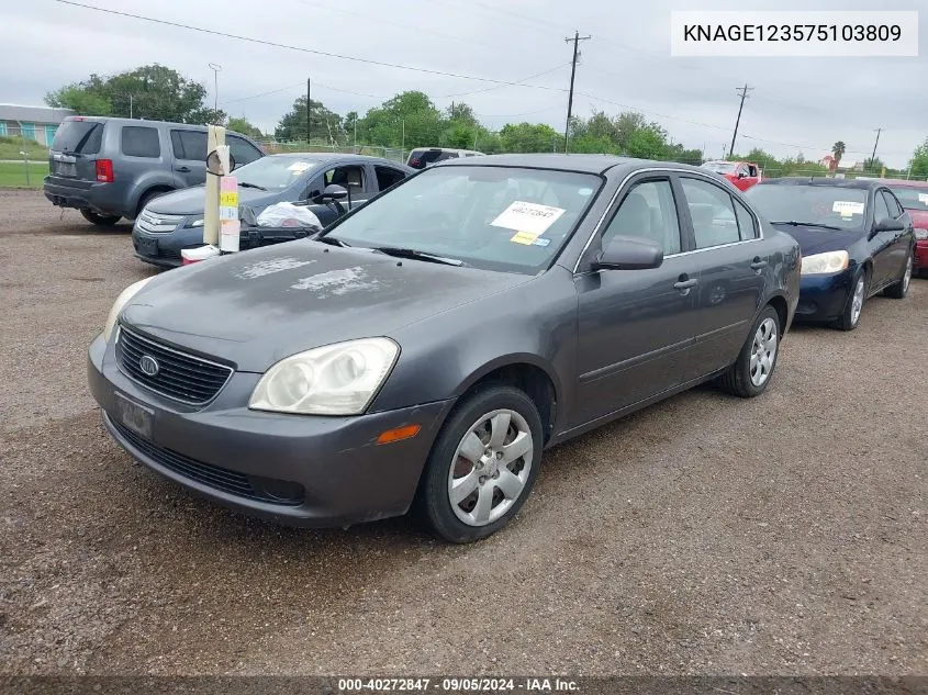 2007 Kia Optima Lx VIN: KNAGE123575103809 Lot: 40272847