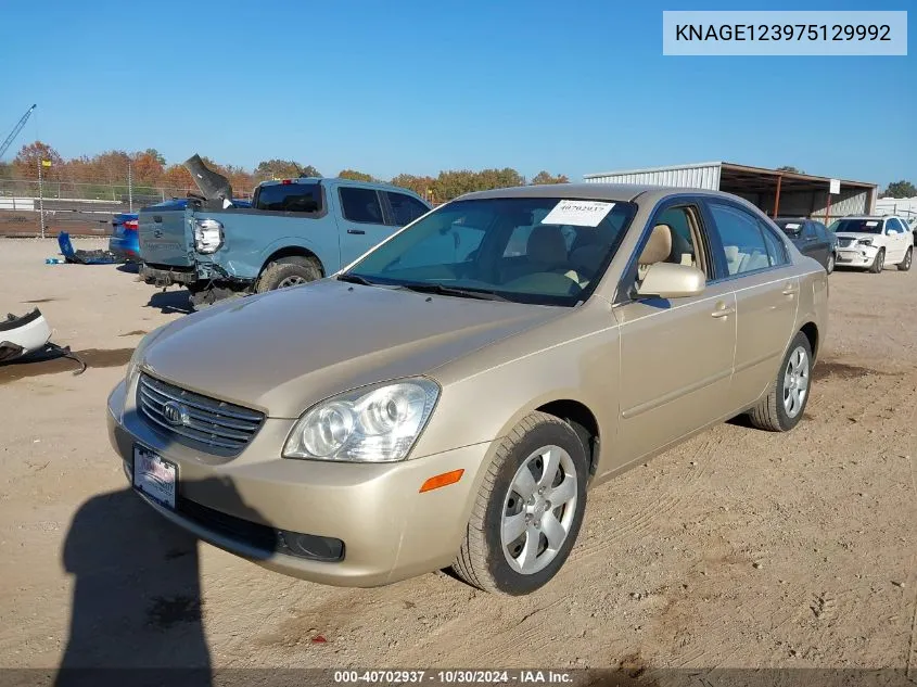 2007 Kia Optima Lx VIN: KNAGE123975129992 Lot: 40702937