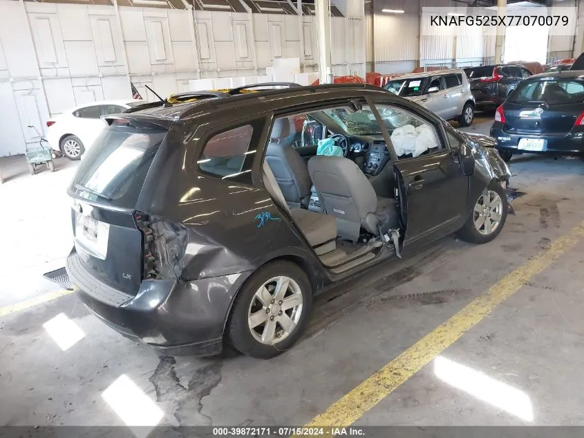 2007 Kia Rondo Lx VIN: KNAFG525X77070079 Lot: 39872171