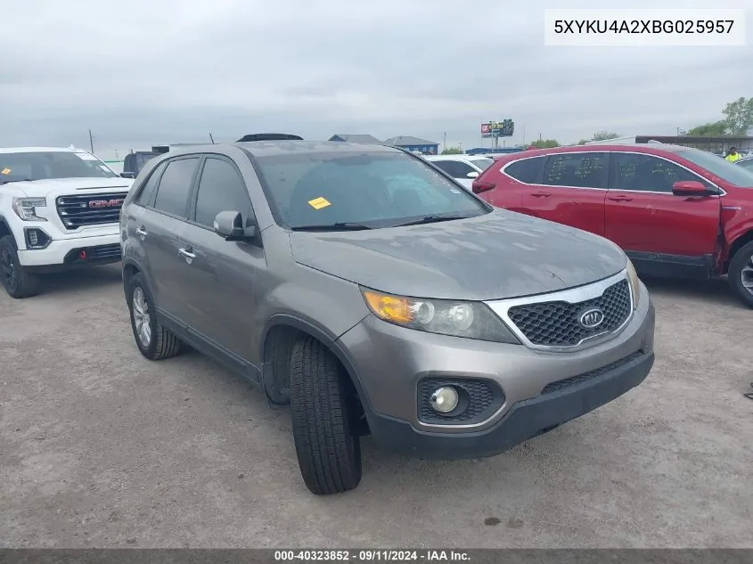 2011 Kia Sorento Ex V6 VIN: 5XYKU4A2XBG025957 Lot: 40323852