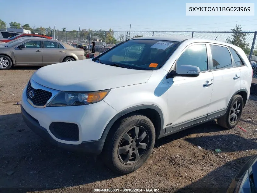 2011 Kia Sorento Lx VIN: 5XYKTCA11BG023969 Lot: 40355331