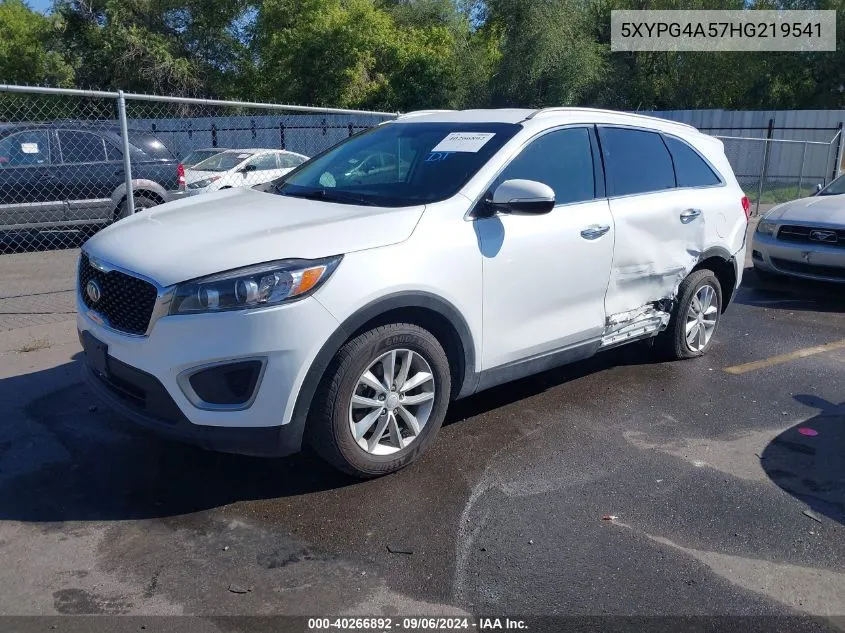 2017 Kia Sorento 3.3L Lx VIN: 5XYPG4A57HG219541 Lot: 40266892