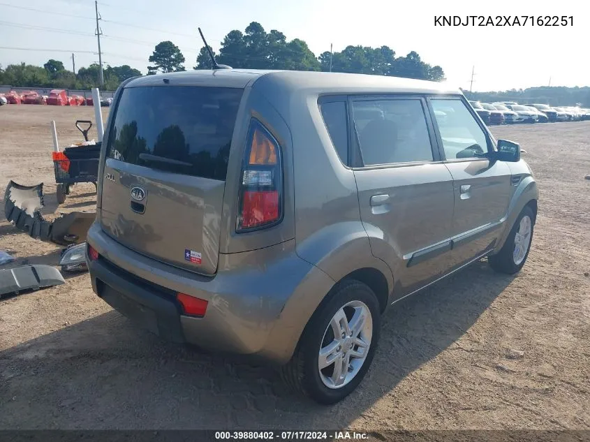 2010 Kia Soul + VIN: KNDJT2A2XA7162251 Lot: 39880402