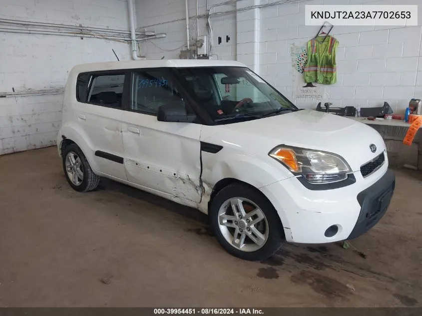 2010 Kia Soul + VIN: KNDJT2A23A7702653 Lot: 39954451