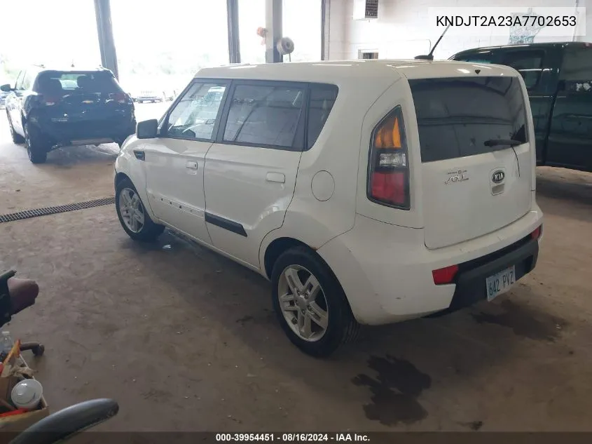 2010 Kia Soul + VIN: KNDJT2A23A7702653 Lot: 39954451