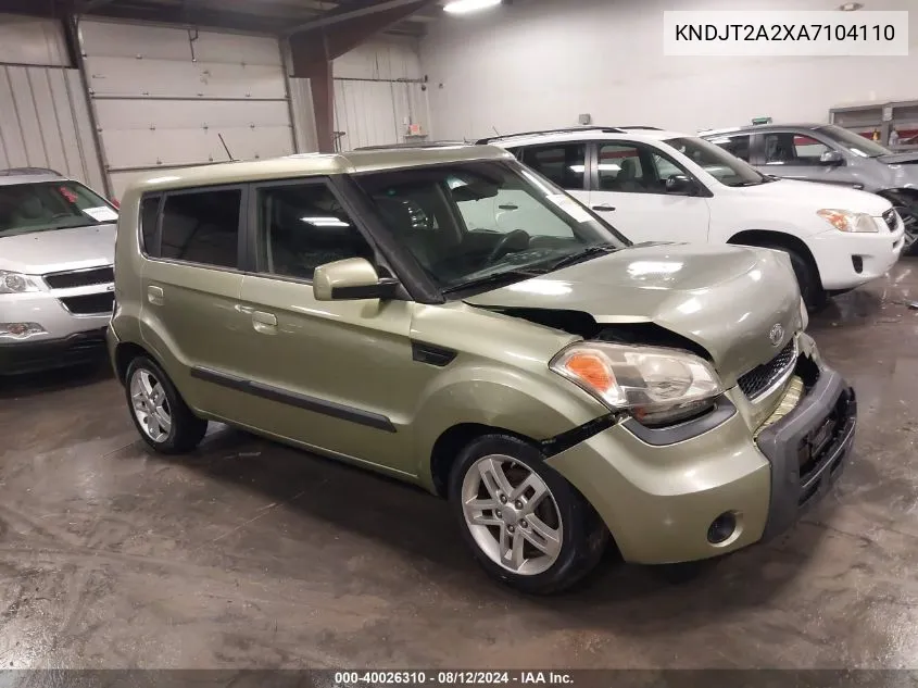 2010 Kia Soul + VIN: KNDJT2A2XA7104110 Lot: 40026310