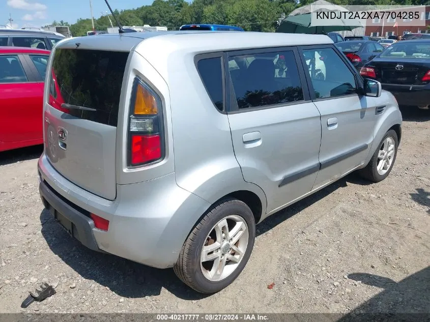 2010 Kia Soul + VIN: KNDJT2A2XA7704285 Lot: 40217777